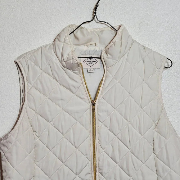 St. Johns Bay Womens Quilted Puffer Vest Large off white 2 Pockets Gold Zip - Picture 5 of 7